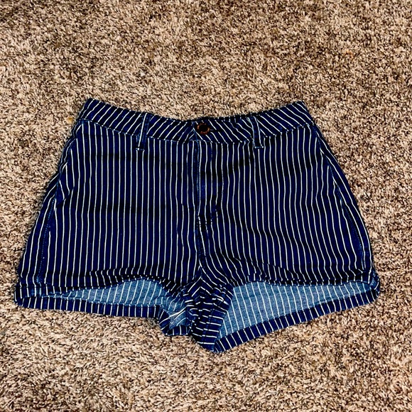 YMI Pinstripe Shorts Size 7/28 - Picture 1 of 3